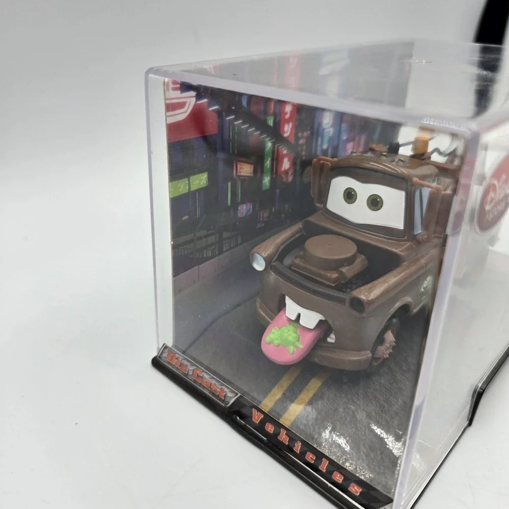 Disney Store Pixar Cars Diecast 1:43 MATER Chase W Sound New In‎ Acrylic Case